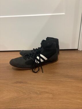 adidas Men’s Black High-Top Athletic wrestling shoes